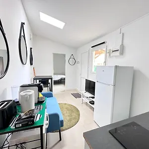  Appartement Maisonnette F2 De 20m2 Avec Jardin Privatif France